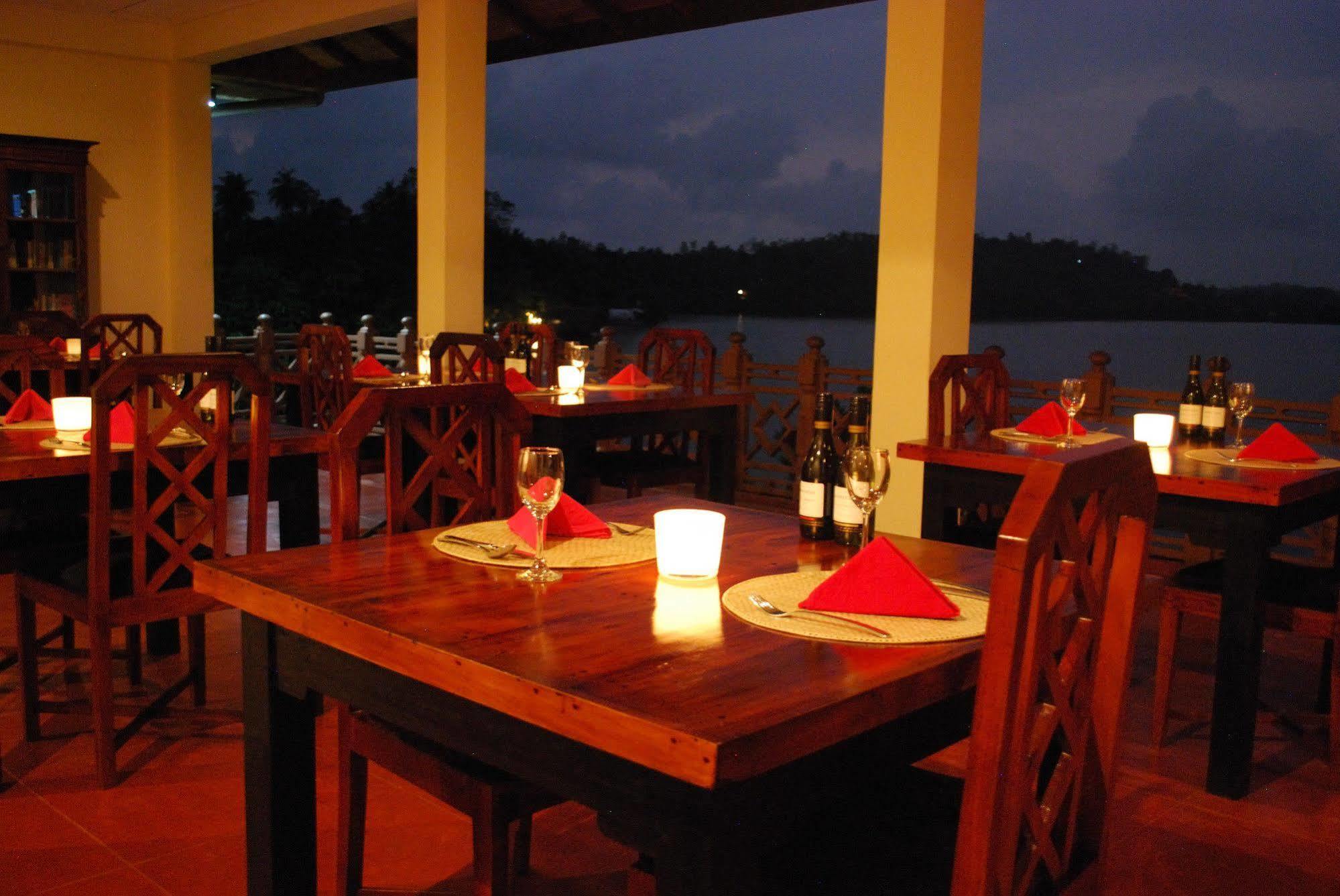 Kalla Bongo Lake Resort Hikkaduwa Ngoại thất bức ảnh
