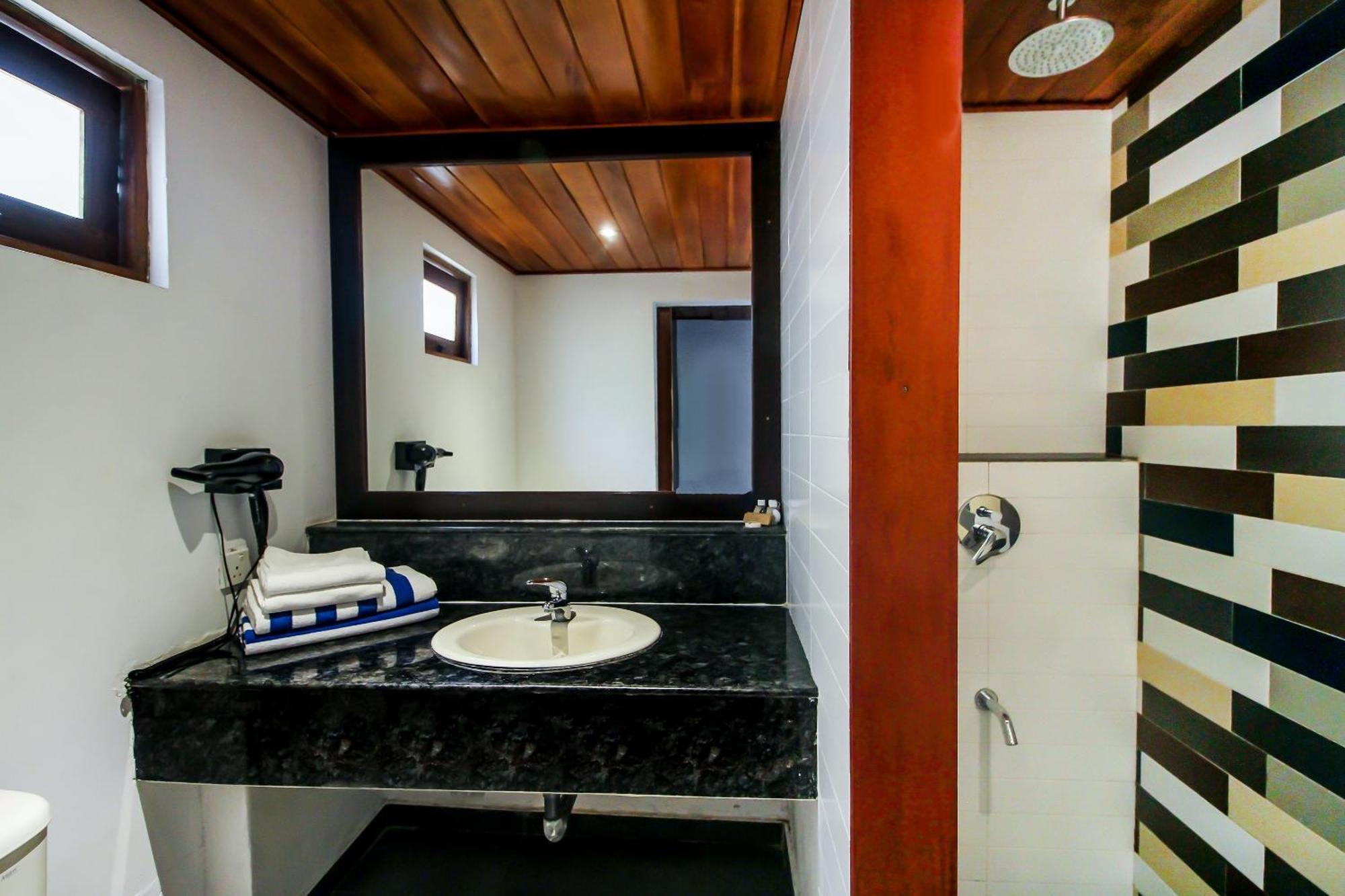 Kalla Bongo Lake Resort Hikkaduwa Ngoại thất bức ảnh