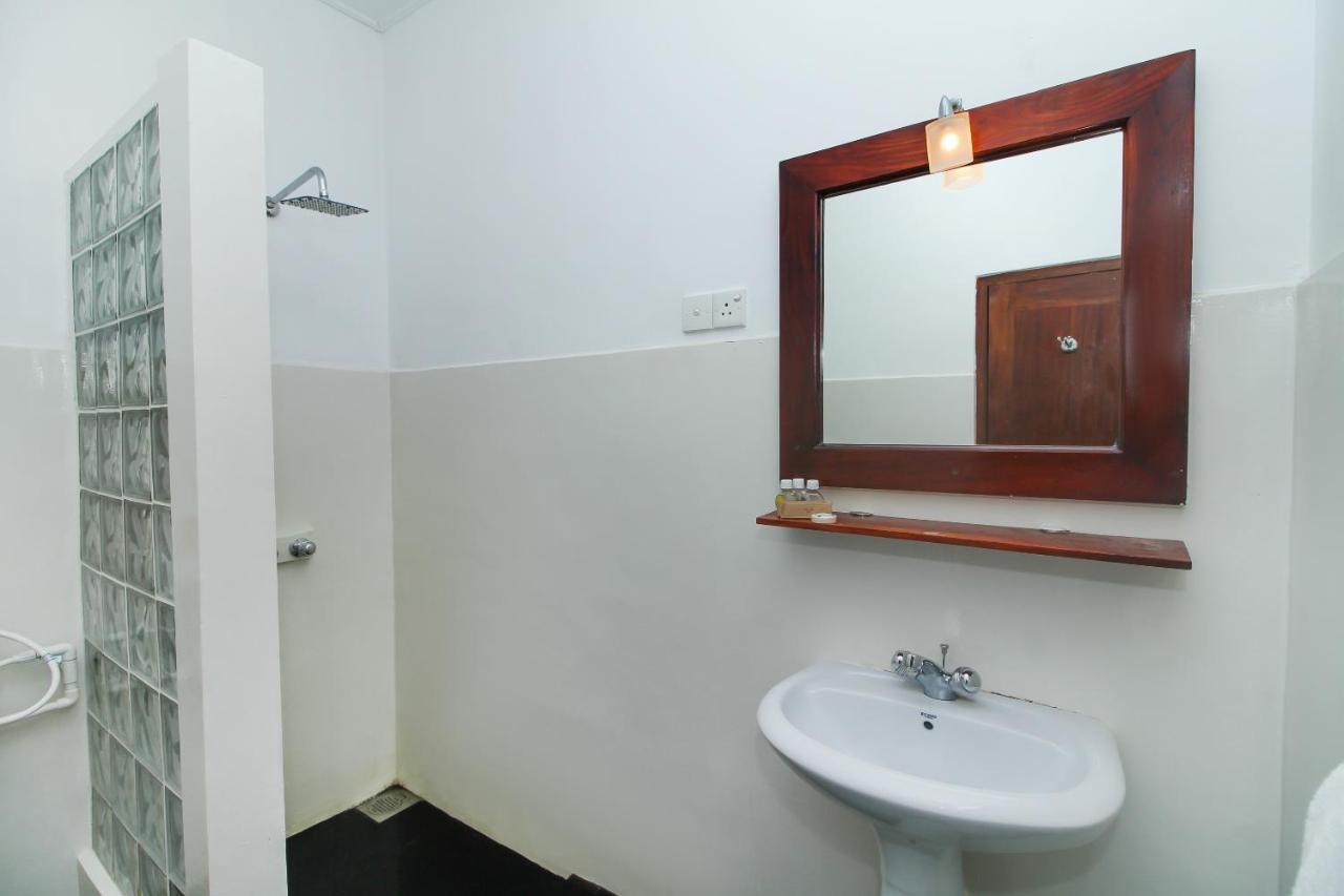 Kalla Bongo Lake Resort Hikkaduwa Ngoại thất bức ảnh